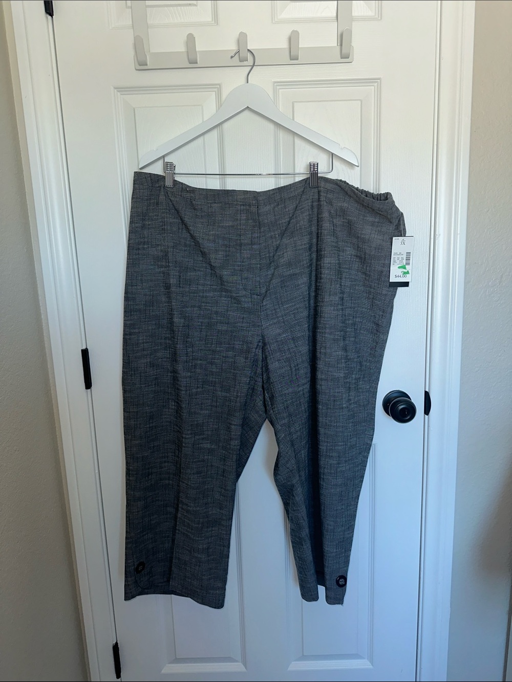 Maggie Bernes Gray Textured Pull-On Capri Pants & button down top NWT